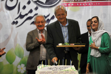 تجلیل از هنرمندان پیشکسوت متولد اردیبهشت ماه