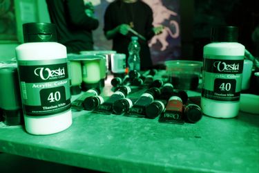 رنگ وستا در هفته دیزاین تهران در دانشکده هنرهای زیبا