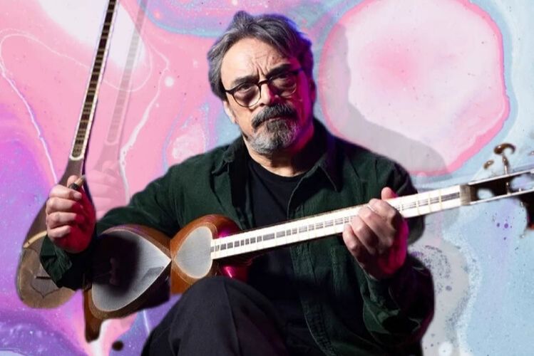 ویدئو: بداهه‌ نوازی شنیدنی حسین علیزاده/ استاد تار ۷۴ ساله شد