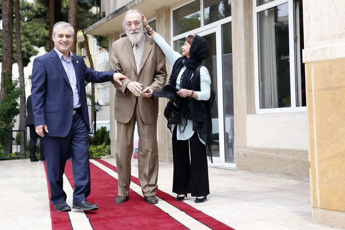 تجلیل از هنرمندان پیشکسوت متولد اردیبهشت ماه و خردادماه