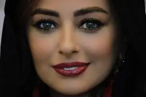 سه پست شدیدا مورددار نفیسه روشن/عکسها