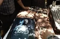 ویدئو: حسام محمودی با حضور هنرمندان به خاک سپرده شد | اشک‌های جگرسوز خانواده حسام محمودی