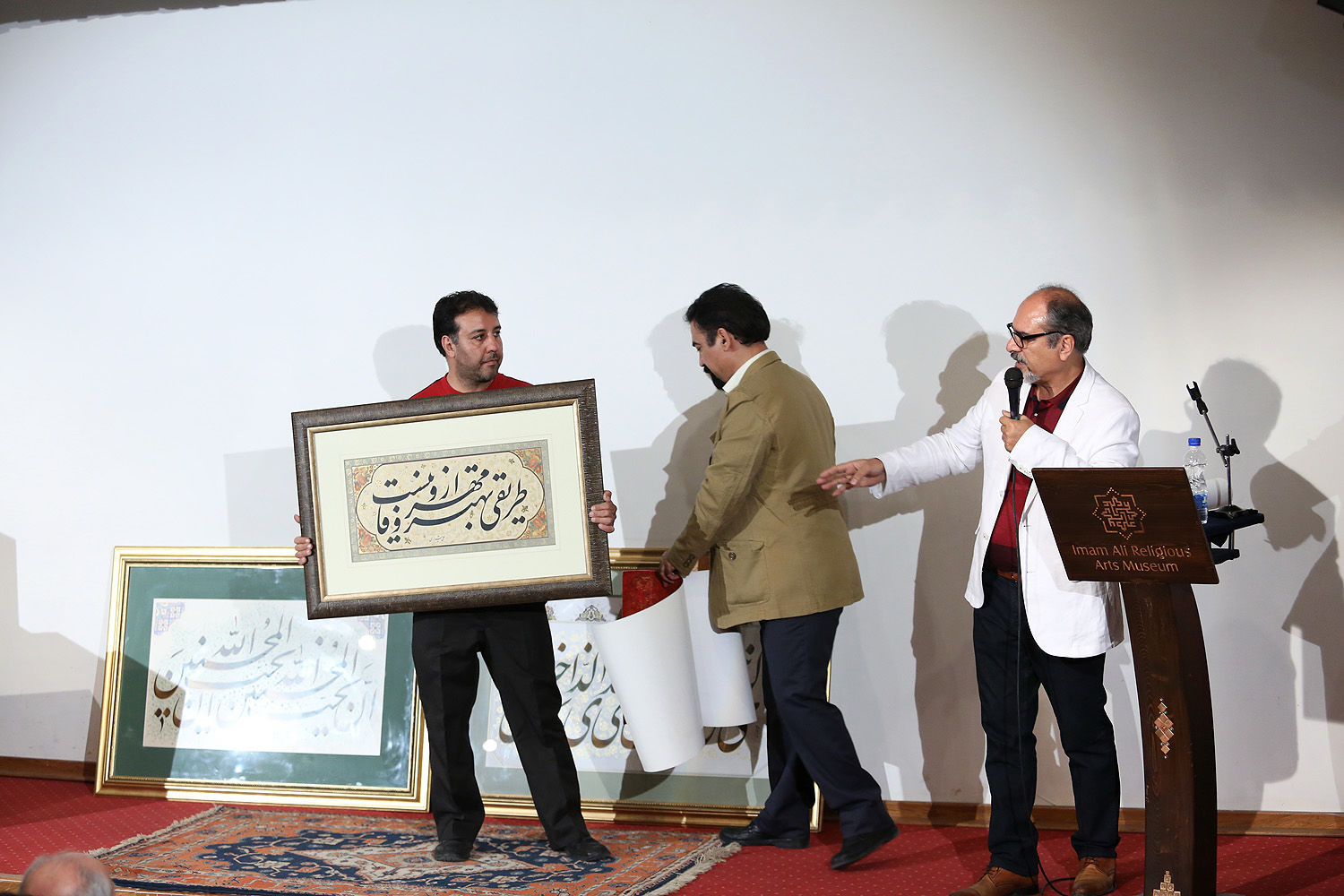 حمایت 1500 خوشنویس از علی شیرازی/ محکومیت فحاشی در فضای مجازی و تقاضا برای تاسیس دفتر "حمایت های حقوقی هنرمندان کشور"