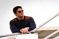 ببینید: ویدئوی عاشقانه فرزاد فرزین لب ساحل