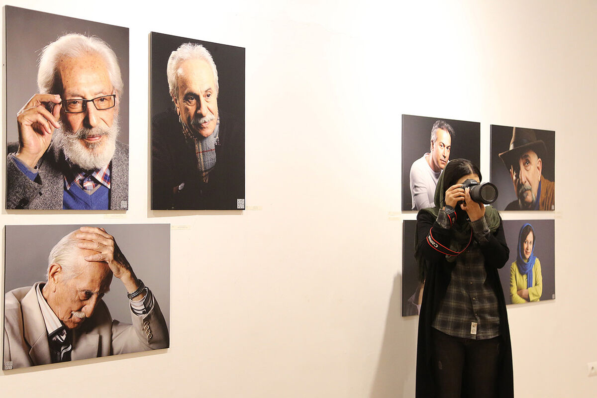 نمایشگاه عکس‌های مجید جوانی با عنوان «چهره‌های نمایش ایران»