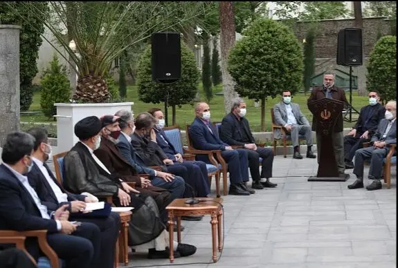 دیدار هنرمندان با سید ابراهیم رئیسی در مراسم افطاری ۱۴۰۱