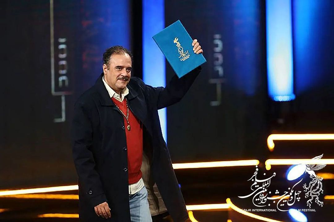 هومن برق نورد در نقش بنی صدر/ گریم متفاوت آقای بازیگر +عکس