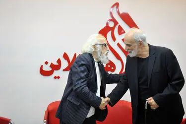 جشن تولد ۷۷ سالگی آیدین آغداشلو در نمایشگاه مطبوعات