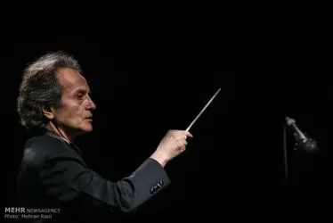 Tehran’s Symphony Orchestra performs in Vahdat Hall