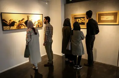 رفاقت چوب و آتش در نمایشگاه آثار اکبر نعمتی/ گزارش تصویری ایران آرت از نمایشگاهی در گالری ایوان