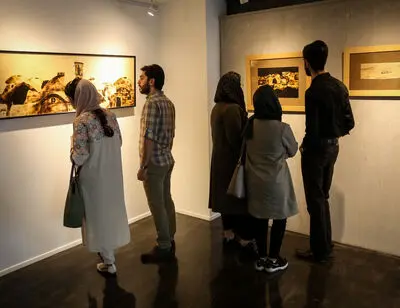 رفاقت چوب و آتش در نمایشگاه آثار اکبر نعمتی/ گزارش تصویری ایران آرت از نمایشگاهی در گالری ایوان
