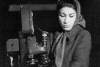 زنانی که شبیه فروغ فرخزاد هستند