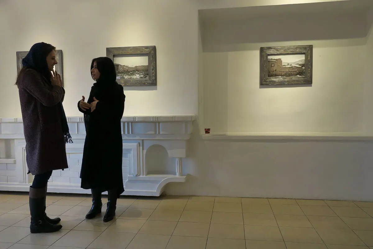 نمایشگاه عکس سکوت در عمارت روبرو