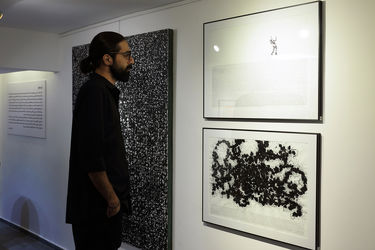 “Crowding” at Mojdeh Art Gallery featuring 15 artists 