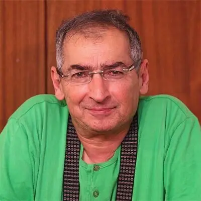 انتقاد جالب زیباکلام از سلبریتی های تحریمی