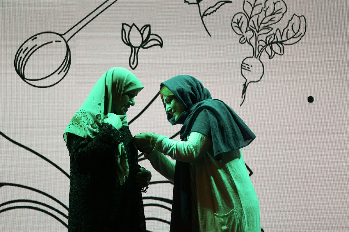 رونمایی از کتاب صابر ابر در پردیس باغ کتاب