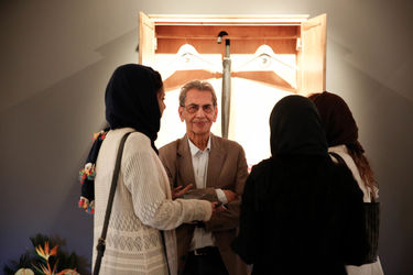 نمایشگاه مجموعه آثار کامبیز درم بخش با عنوان "سورپرایز" در گالری ویستا