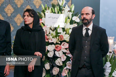  مراسم یادبود امیربانو کریمی با حضور هنرمندان/ بهت و اندوه لیلا حاتمی و علی مصفا