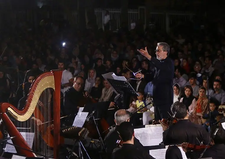 اجرای موسیقی "بچه‌های کوه آلپ" را ببینید