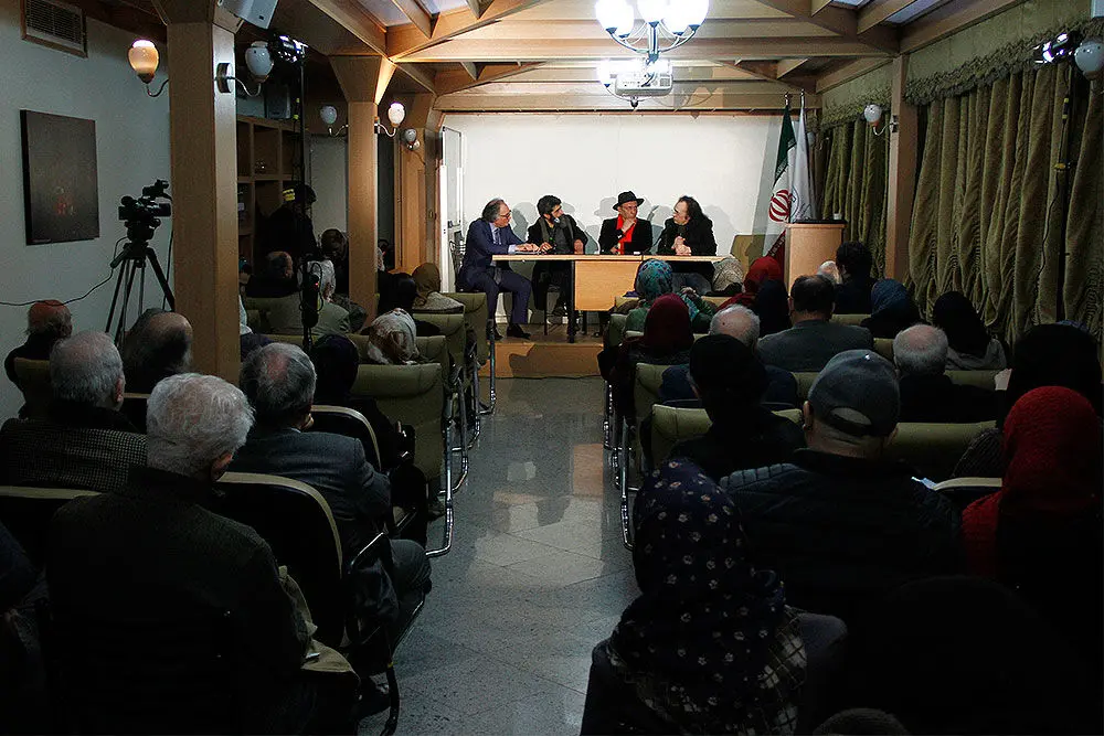 نشست تن آدمی پیوندگاه هنر نقاشی و پزشکی در بیمارستان ایرانمهر