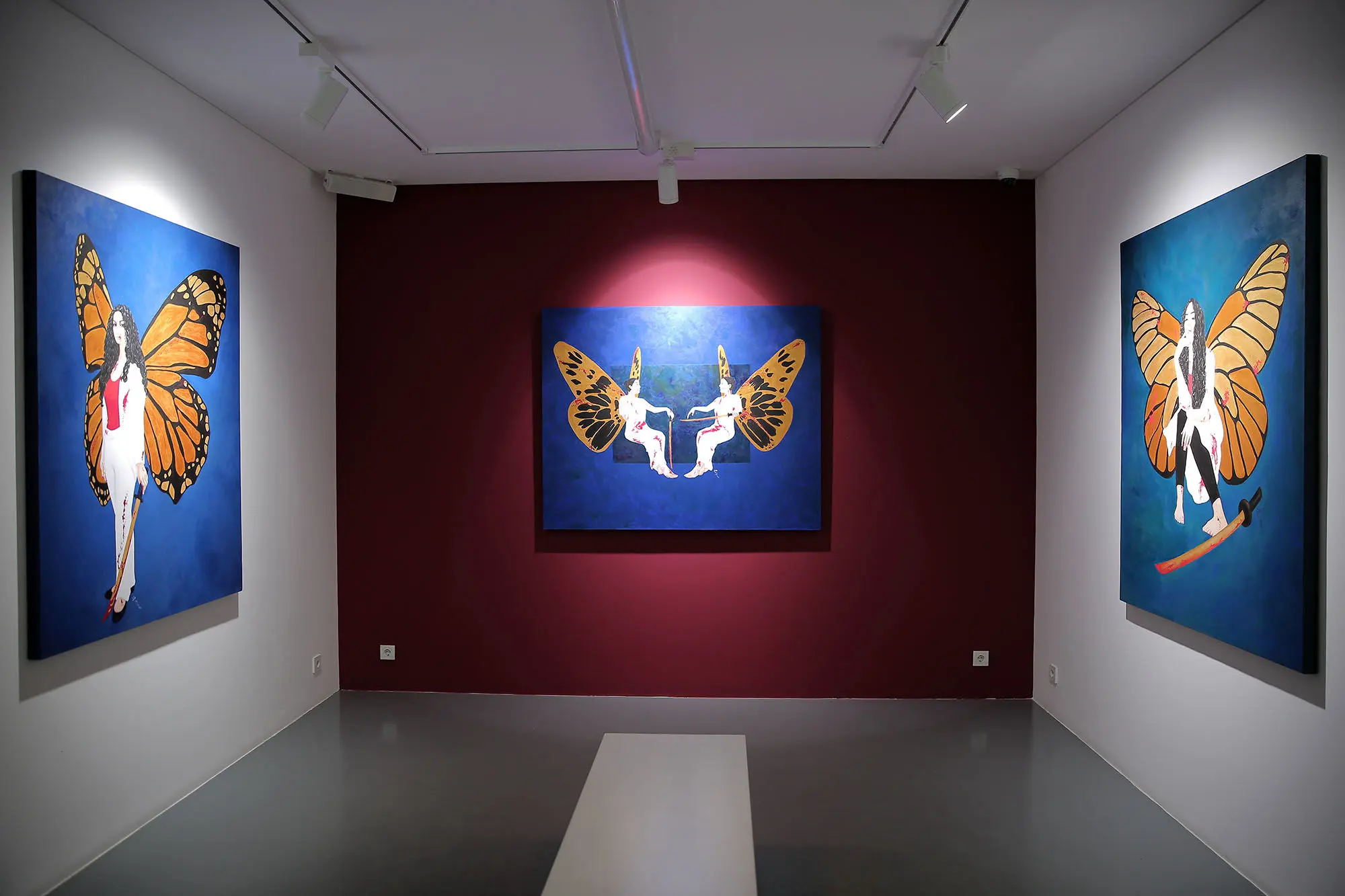 از زنان سامورایی تا سنگ قبرهایی بر اساس مشاغل / گالری‌گردی ایران آرت در چهار نمایشگاه