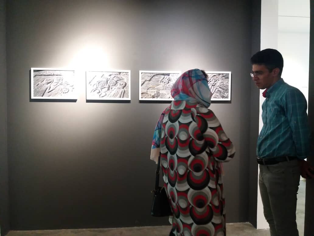 نمایشگاه عکس­‌ های امیر جمشیدی با عنوان «پرتره­‌ های سنگی» در گالری سایه