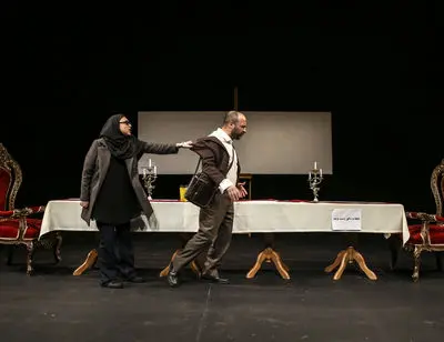 ببینید: آزاده صمدی در نمایشی بدون تماشاگر