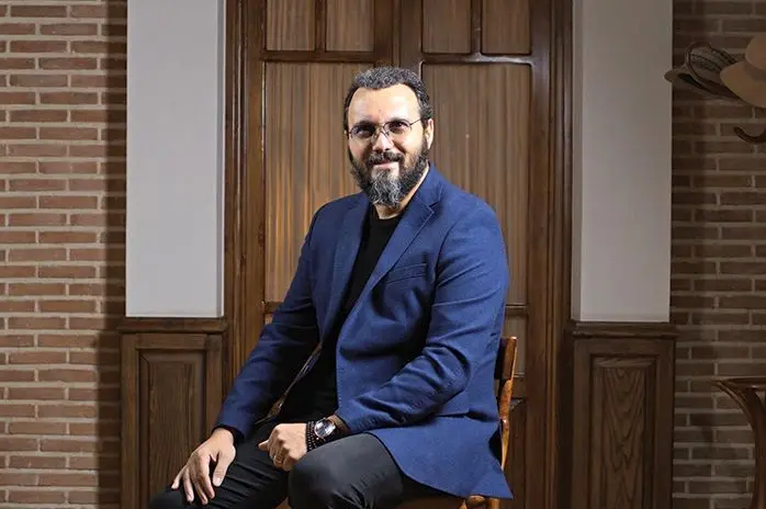 واکنش کامبیز دیرباز به شایعه دستگیری‌اش در مهمانی شبانه