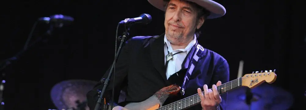 Bob Dylan’s Memoir in Persian



