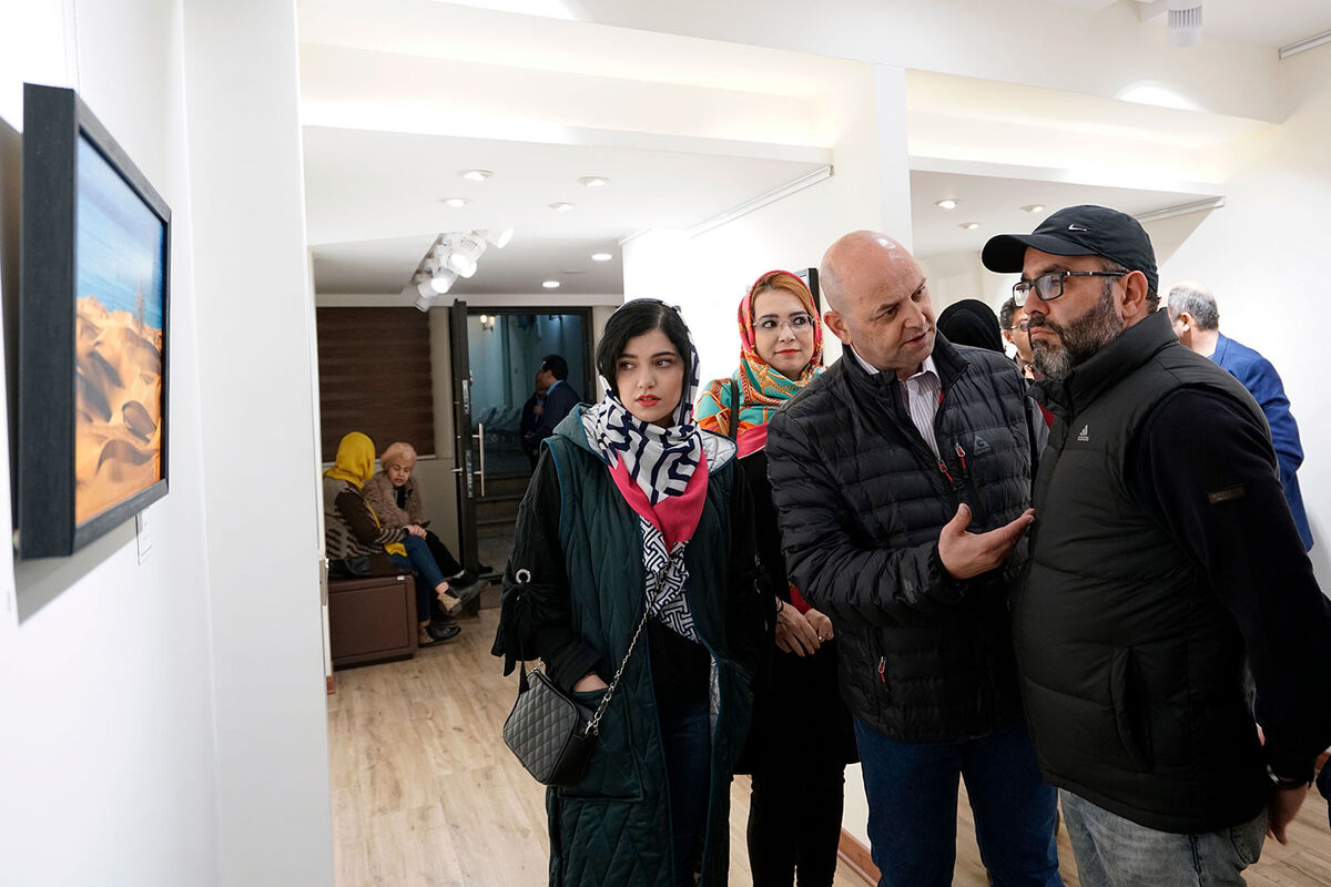 چهاردهمین نمایشگاه گروهی انجمن عکاسان نگاه در نگارخانه بهارک