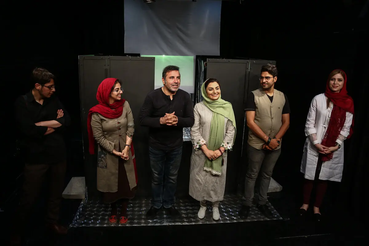 عکس ها از کمدی "مکعب" اثر بازیگر پایتخت 4