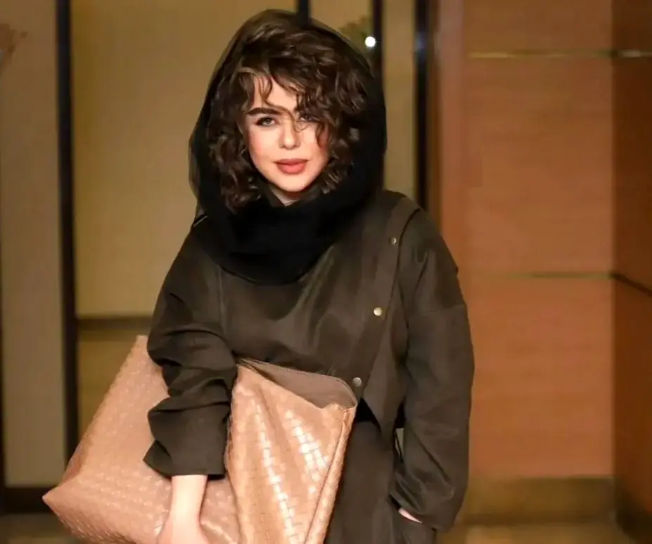 هزینه چند میلیاردی حذف الهام اخوان را چه کسی از جیبش می دهد؟/ تلویزیون از جیب مردم خرج می کند/ تفاوت استایل الهام اخوان نیاز به اتاق فکر و هزینه میلیاردی دارد؟