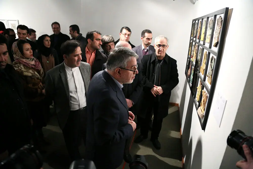 بازدید وزیر ارشاد ، وزیر راه و معاونت هنری از نمایشگاه آثار جشنواره هنرهای تجسمی فجر
