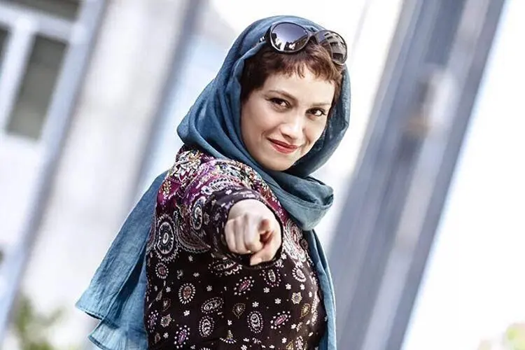 شبنم مقدمی در جوار مزار استاد شجریان/ عکس