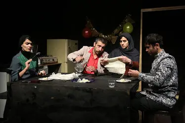 نمایش "بی‌سرپرست" در تماشاخانه مهرگان