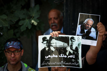 تشییع پیکر ناصر ملک مطیعی در خانه سینما