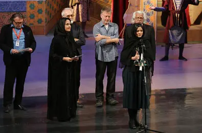 ببینید: استایل مریلا زارعی و ستاره اسکندری در حاشیه اختتامیه جشنواره جهانی فیلم فجر