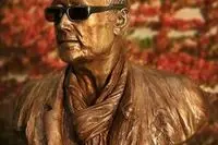 Kiarostami’s Bust Installed at Boom Gallery