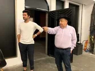 نمایشگاه آثار البرز کاظمی در اتاق‌برق دستان