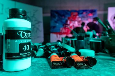 رنگ وستا در هفته دیزاین تهران در دانشکده هنرهای زیبا