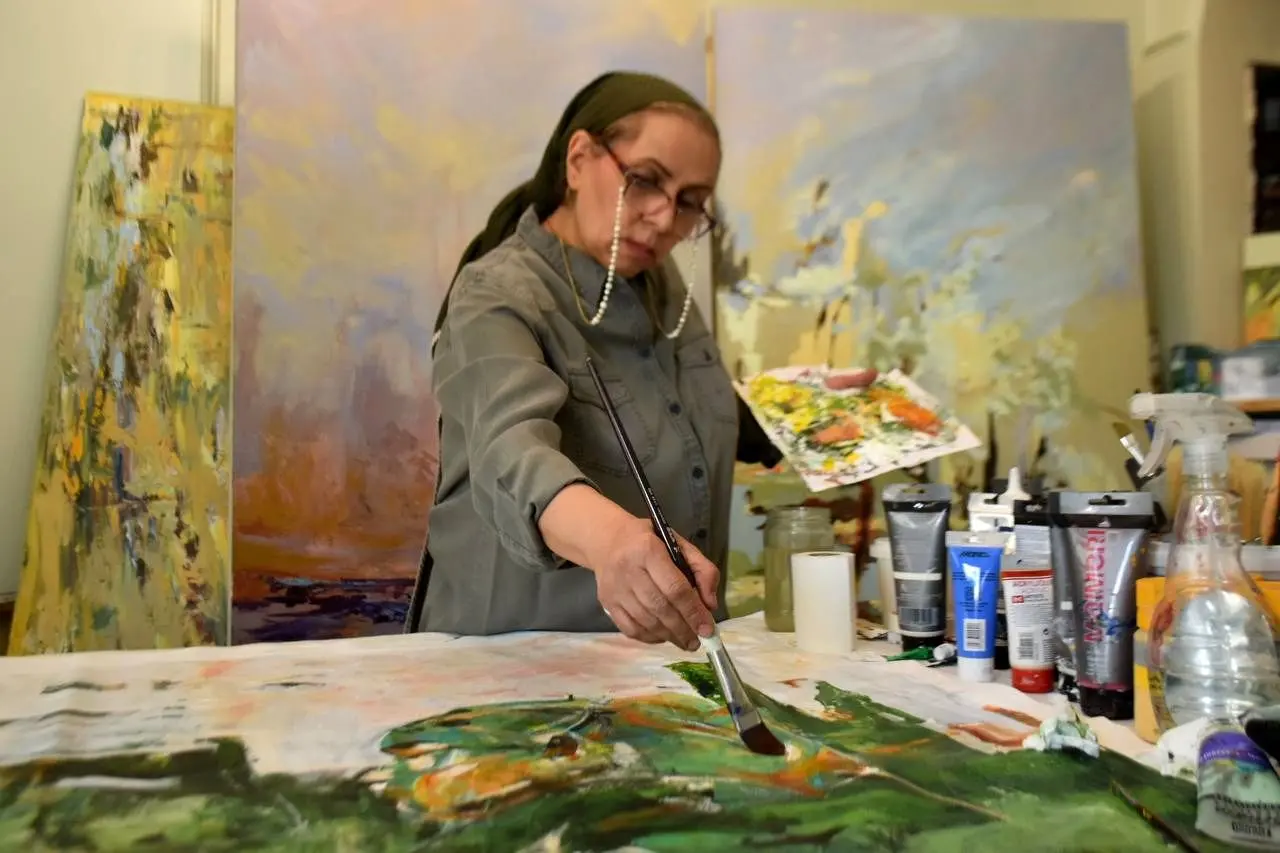 Salimeh Motamedi and Her Expressive Abstraction