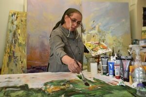 Salimeh Motamedi and Her Expressive Abstraction