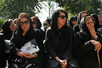 حاشیه‌های تشییع پیکر مجسمه‌ساز پیشکسوت از خانه هنرمندان
