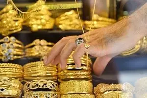 قیمت طلا در ماه آذر ترمز می‌برد؟ | پیش‌بینی کارشناسان از قیمت طلا و سکه
