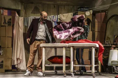 نمایش "مولن روژ" در پردیس سینمایی باغ کتاب