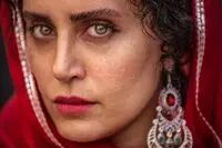 بغض و اعتراض الناز شاکردوست در جشنواره فیلم فجر: نمی‌توانید من را به زور ببرید!/ ویدئو