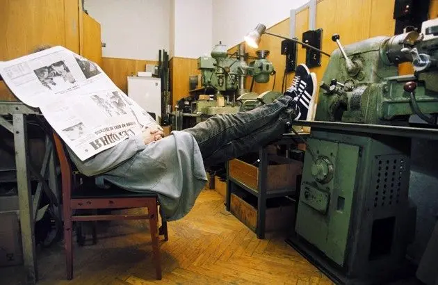 جستاری در باب هنر، بیکاری و تن آسایی/ کارِ طاقت فرسا یا فراغتِ ملال آور!