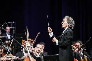 Conductor of Tehran Symphony Orchestra Shahrdad Rohani quits 
