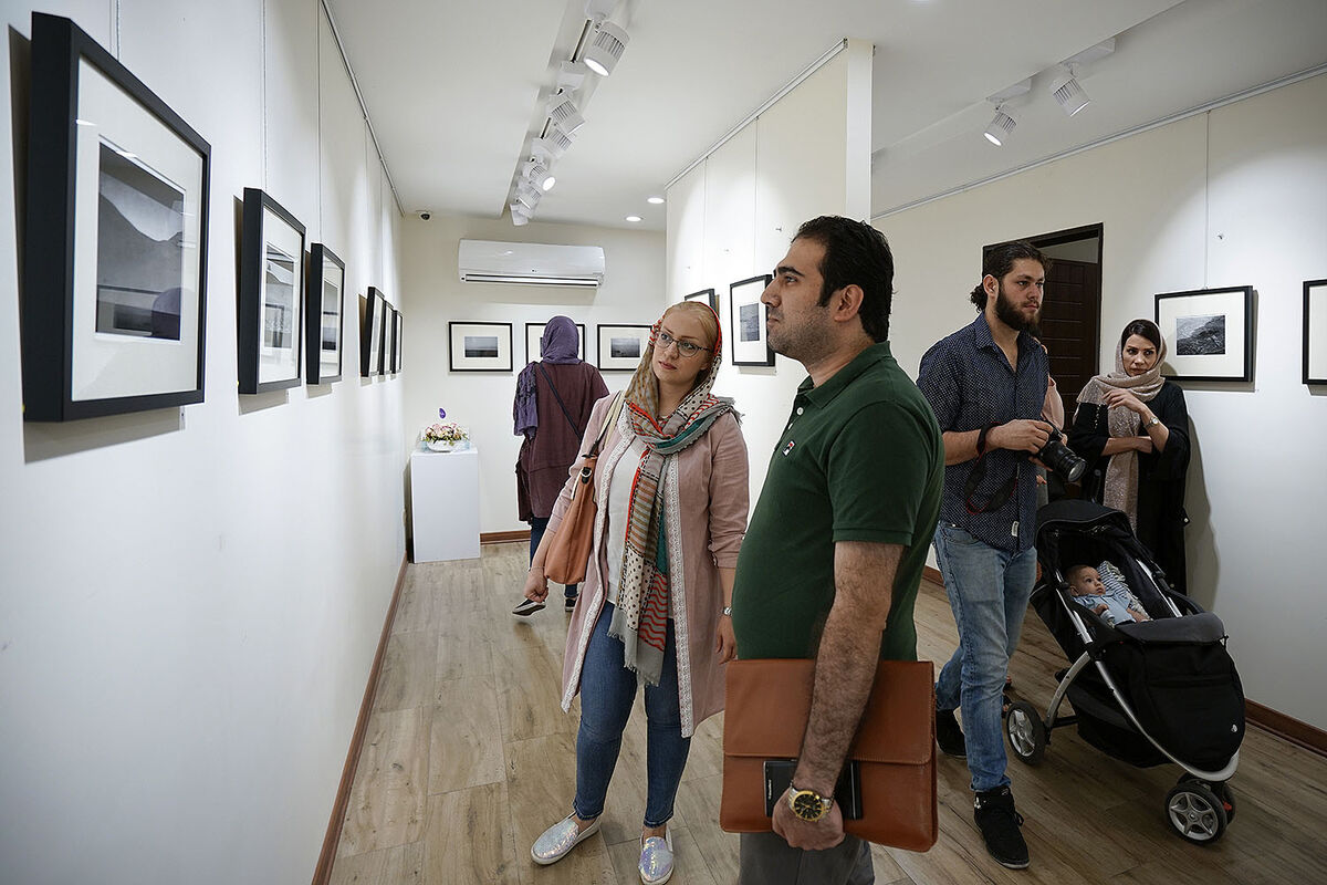 نمایشگاه عکس مژگان راسخی‌نژاد و محیا کشفی در گالری بهارک