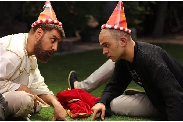 بلاتکلیفی "خریگوش" جواد عزتی و سیامک انصاری 
